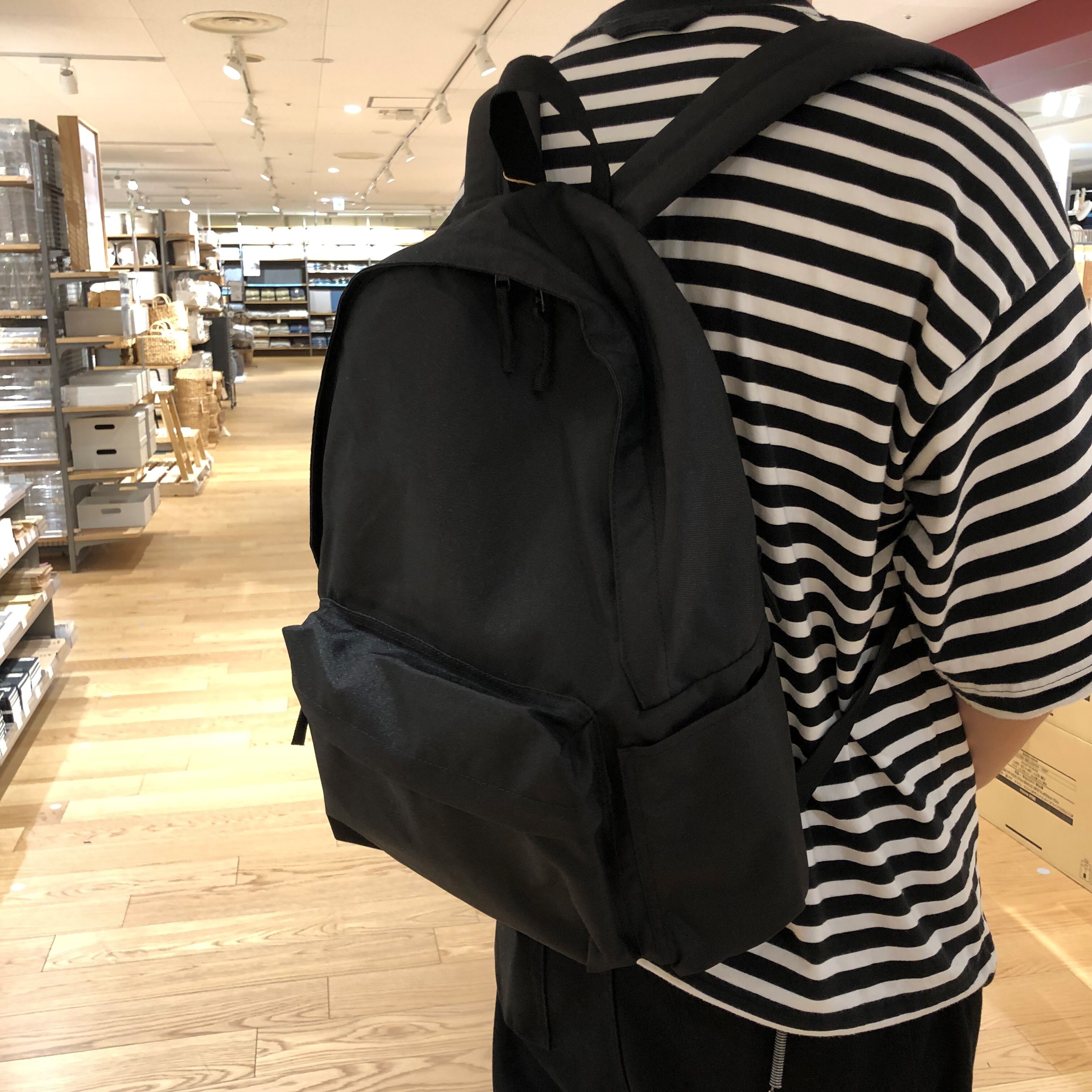 肩の負担を軽くする　撥水リュックサック