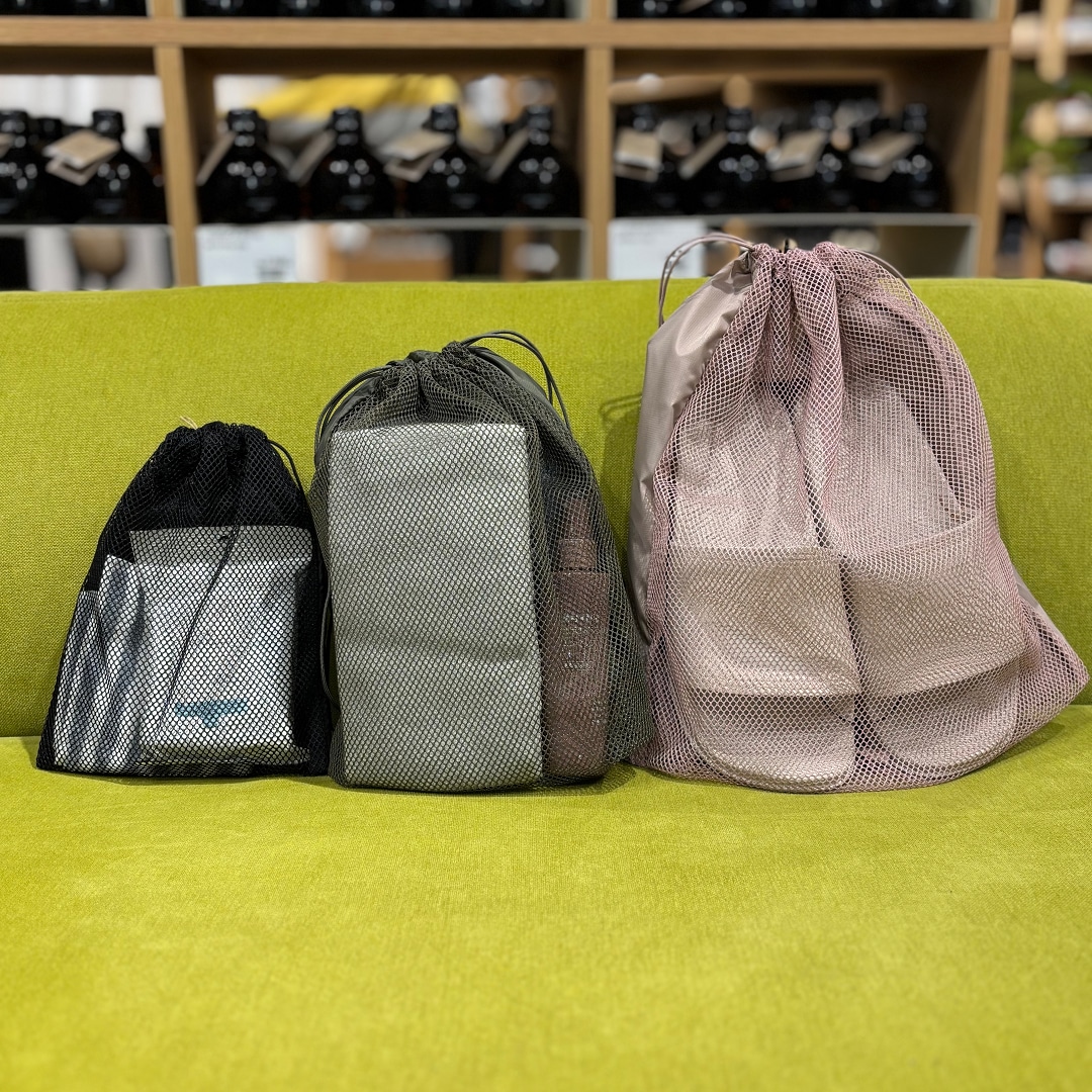 メッシュ巾着の色とサイズの写真
