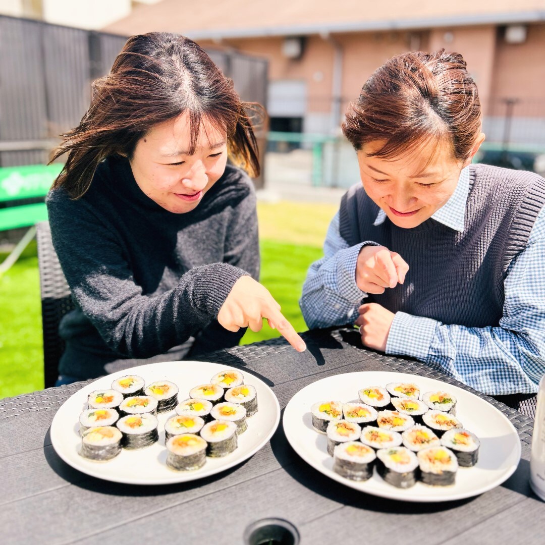 【オークビレッジかみす】スタッフたちの冷凍キンパ試食レポ