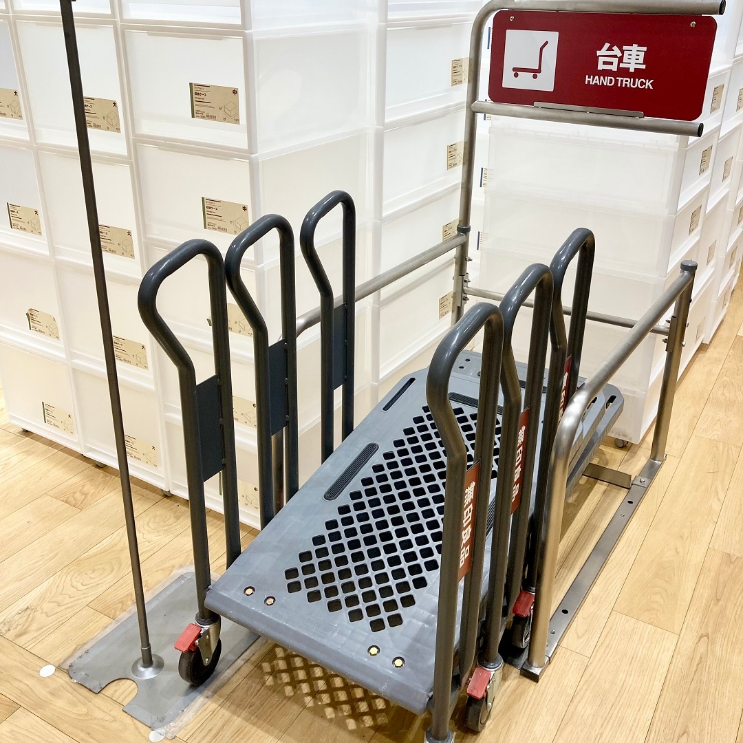 店内お客様用台車の画像