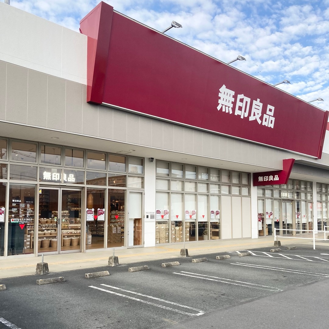 店舗前駐車場の画像