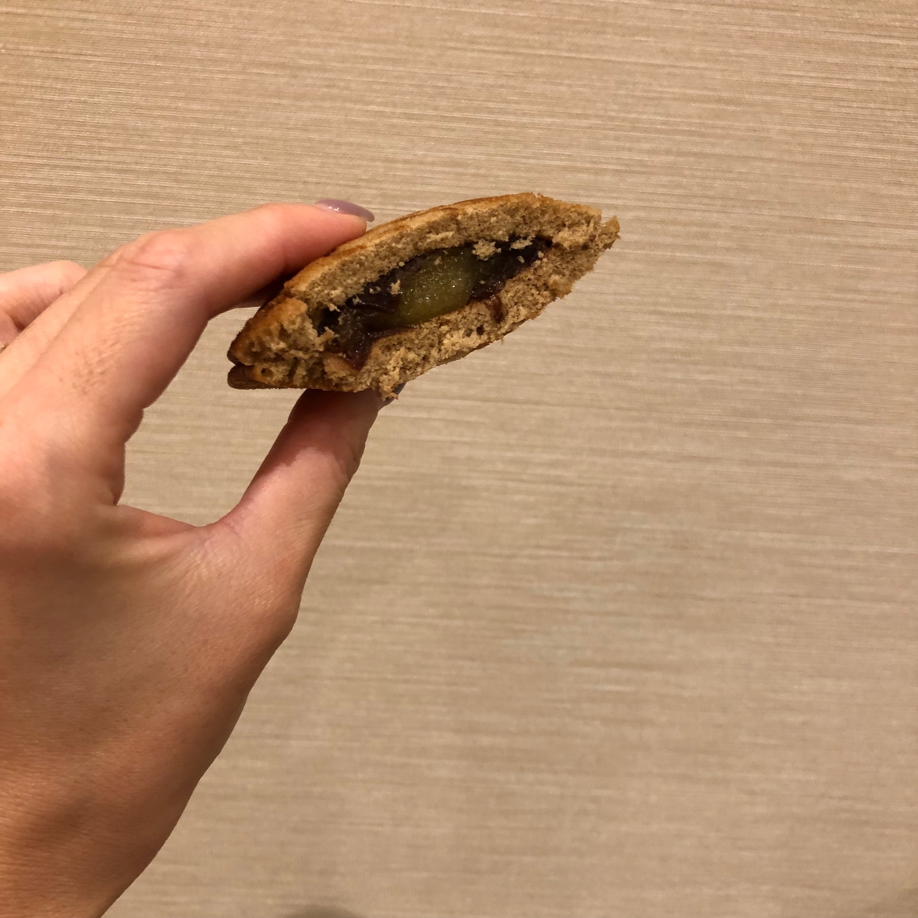 もち入り栗トラ焼きの断面の写真