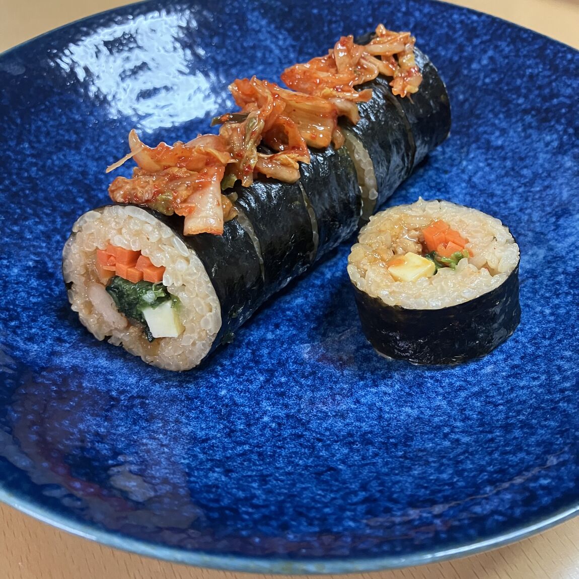 キンパチーズダッカルビをお皿にのせた写真