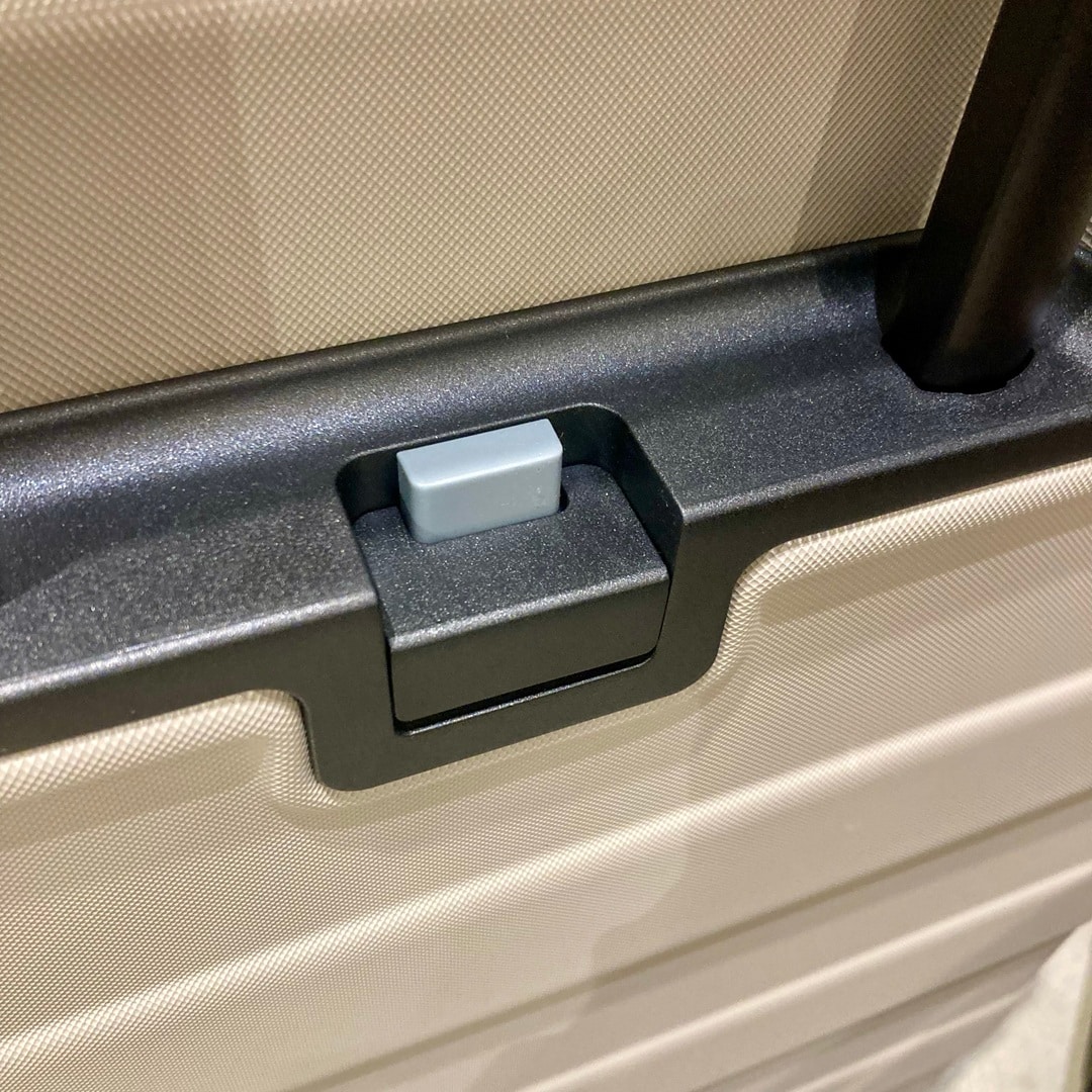 【アミュプラザみやざき】進化した！無印良品のハードキャリーケース_NU8GJ1