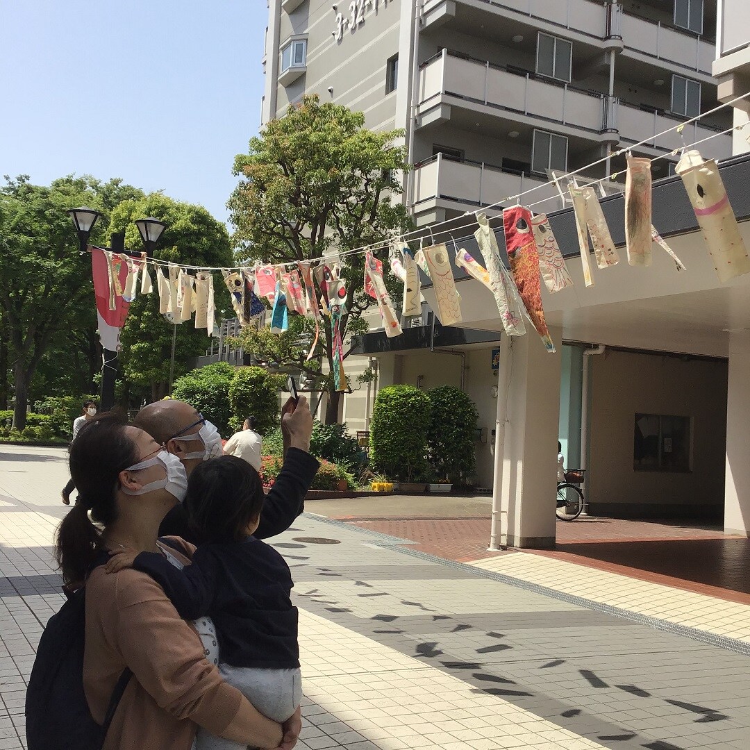 【MUJIcom光が丘ゆりの木商店街】ゆりの木便り｜鯉のぼり元気に泳いでいます