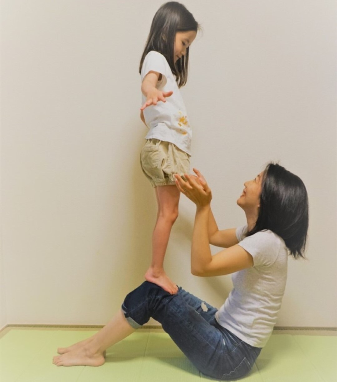 ＜おうちですごそう＞体幹力アップ 親子でバランス運動