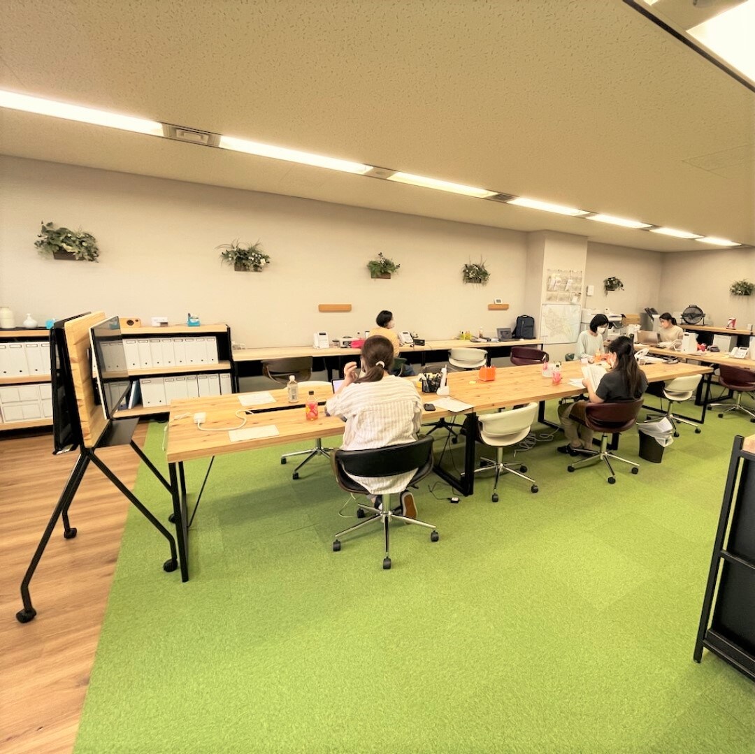 【銀座】日本の木でできた家具を納品しました｜法人様向けサービス