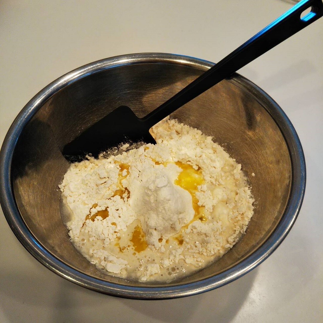 【アル・プラザ草津】材料を混ぜてます