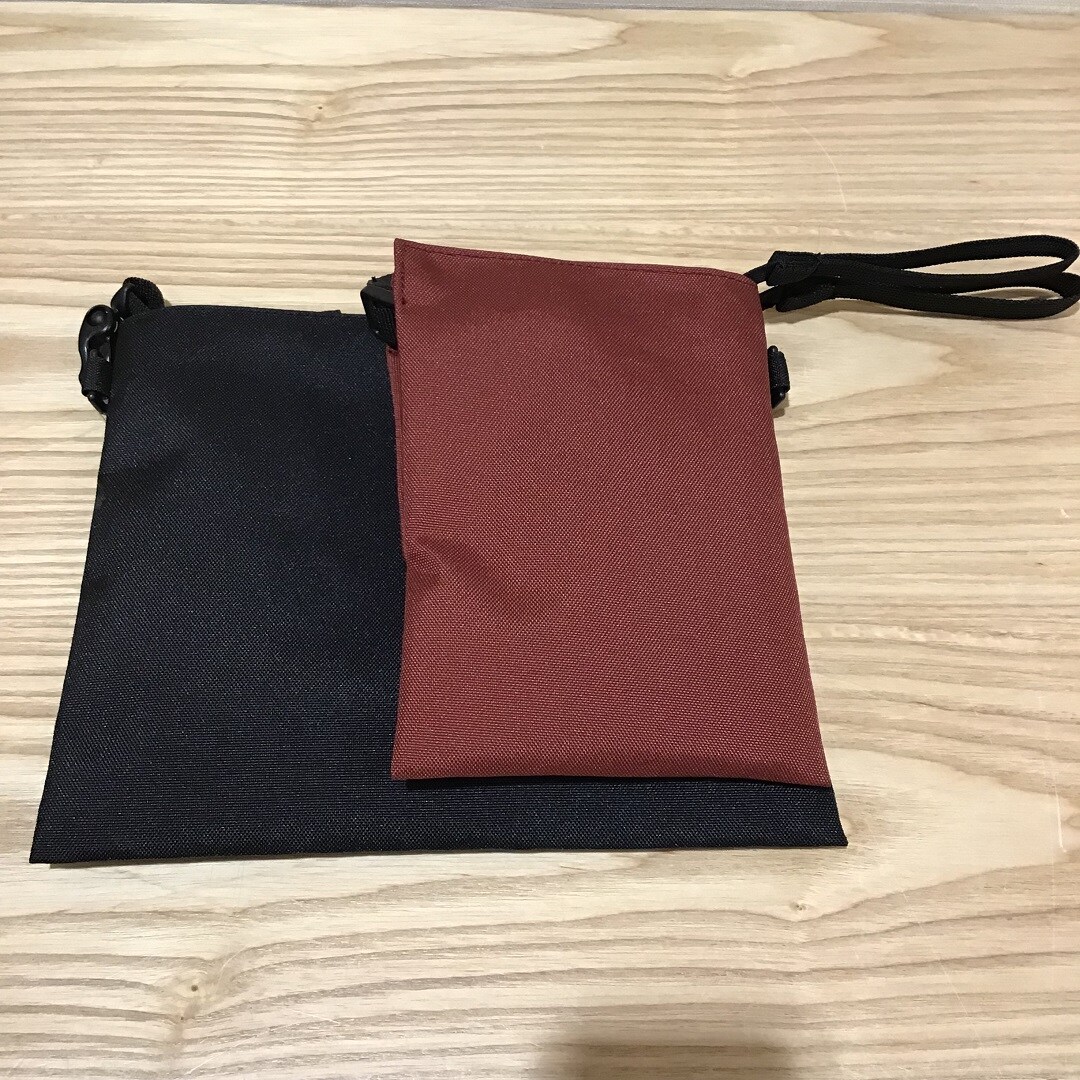 ポーチとしても使えるサコッシュ