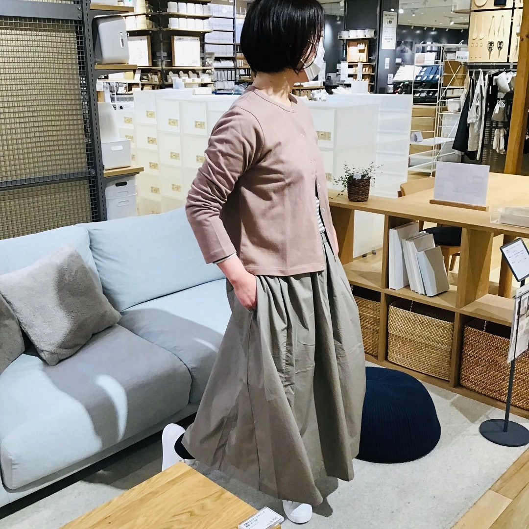 ストレッチ高密度織りタックスカート