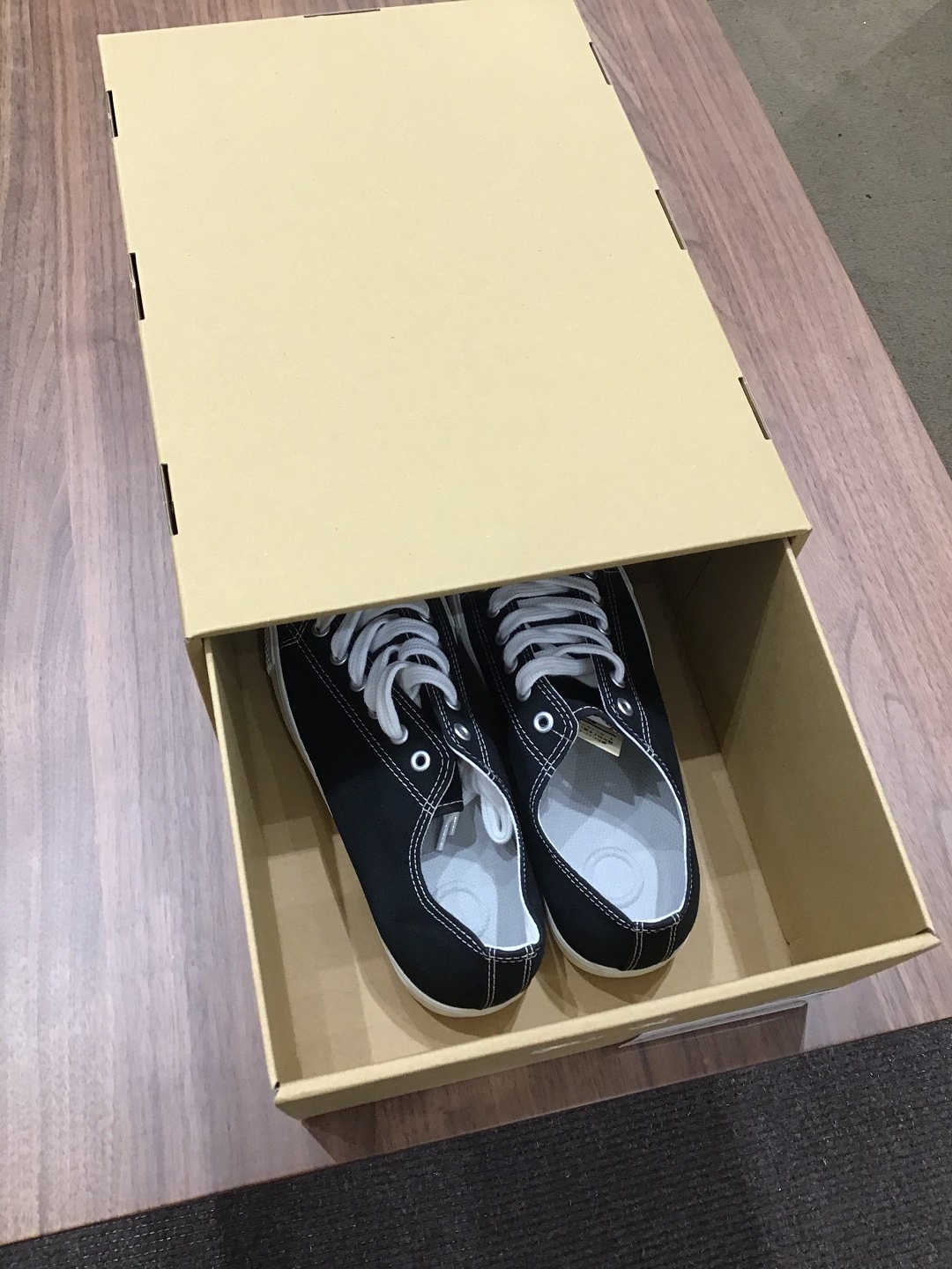 ダンボール収納3
