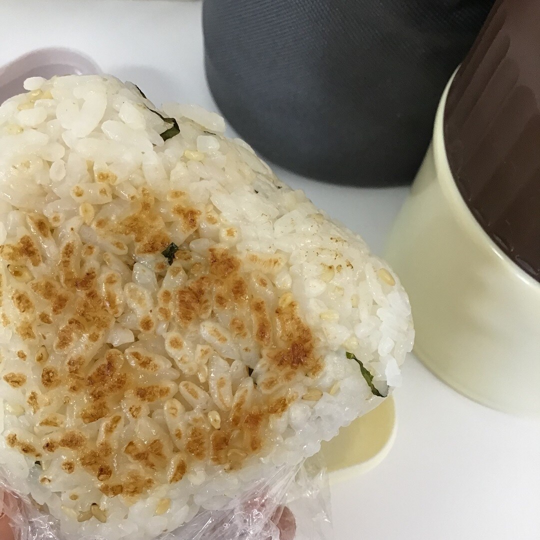 ねり梅で焼きおにぎり