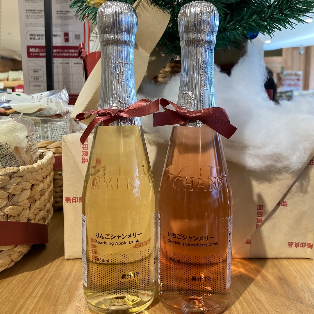 試食　写真　シャンメリーいちご、りんご