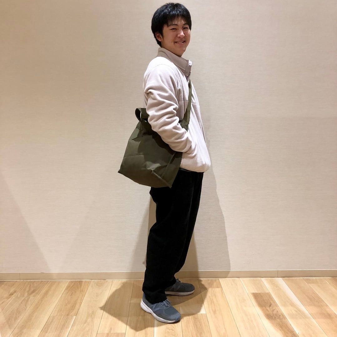 素材に還るフリースプルオーバー使用コーディネート