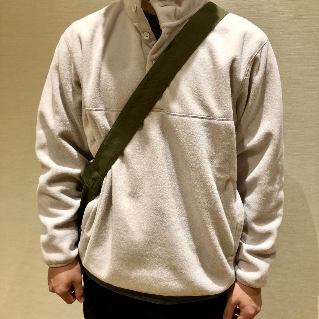 素材に還るフリースプルオーバー使用コーディネート