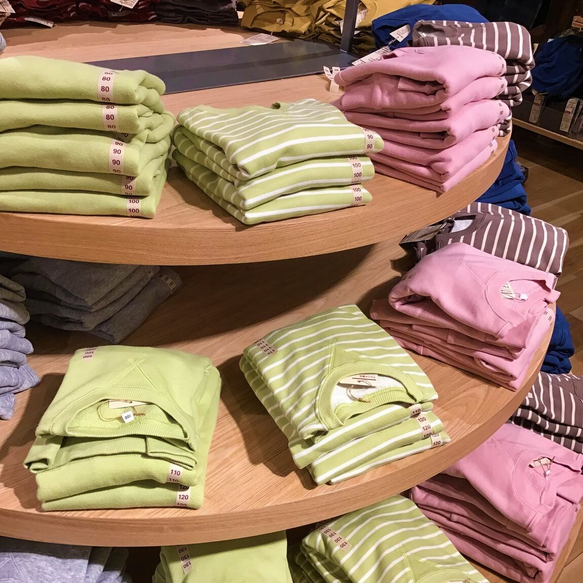 子供服やわらか裏毛トレーナー