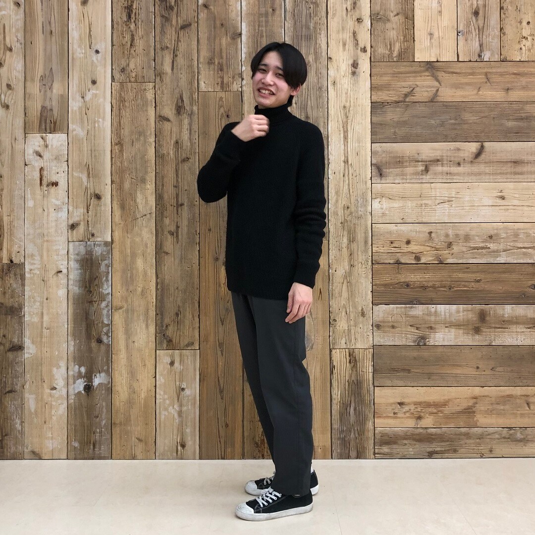 タートルネックがポイントです