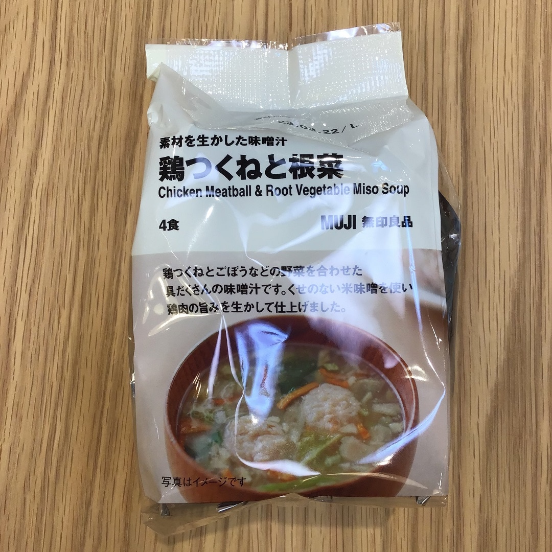 味噌汁　鶏つくね