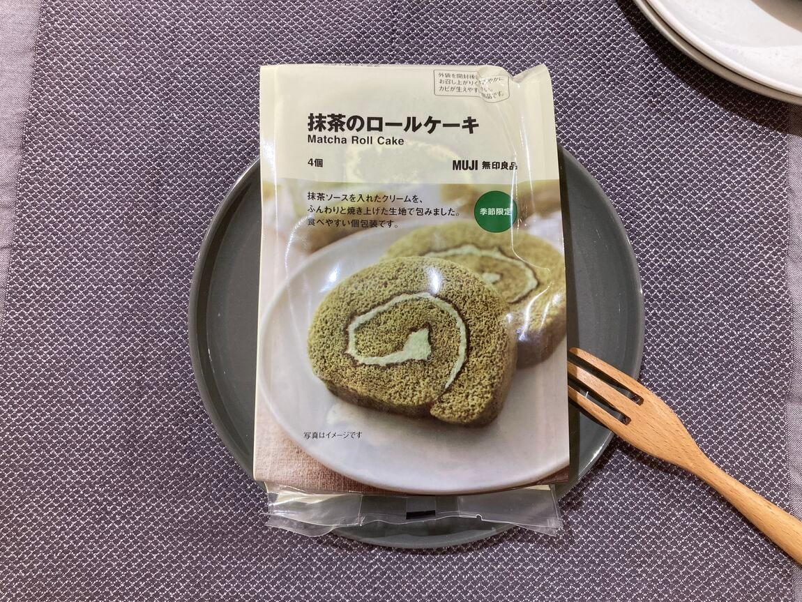 抹茶のロールケーキ