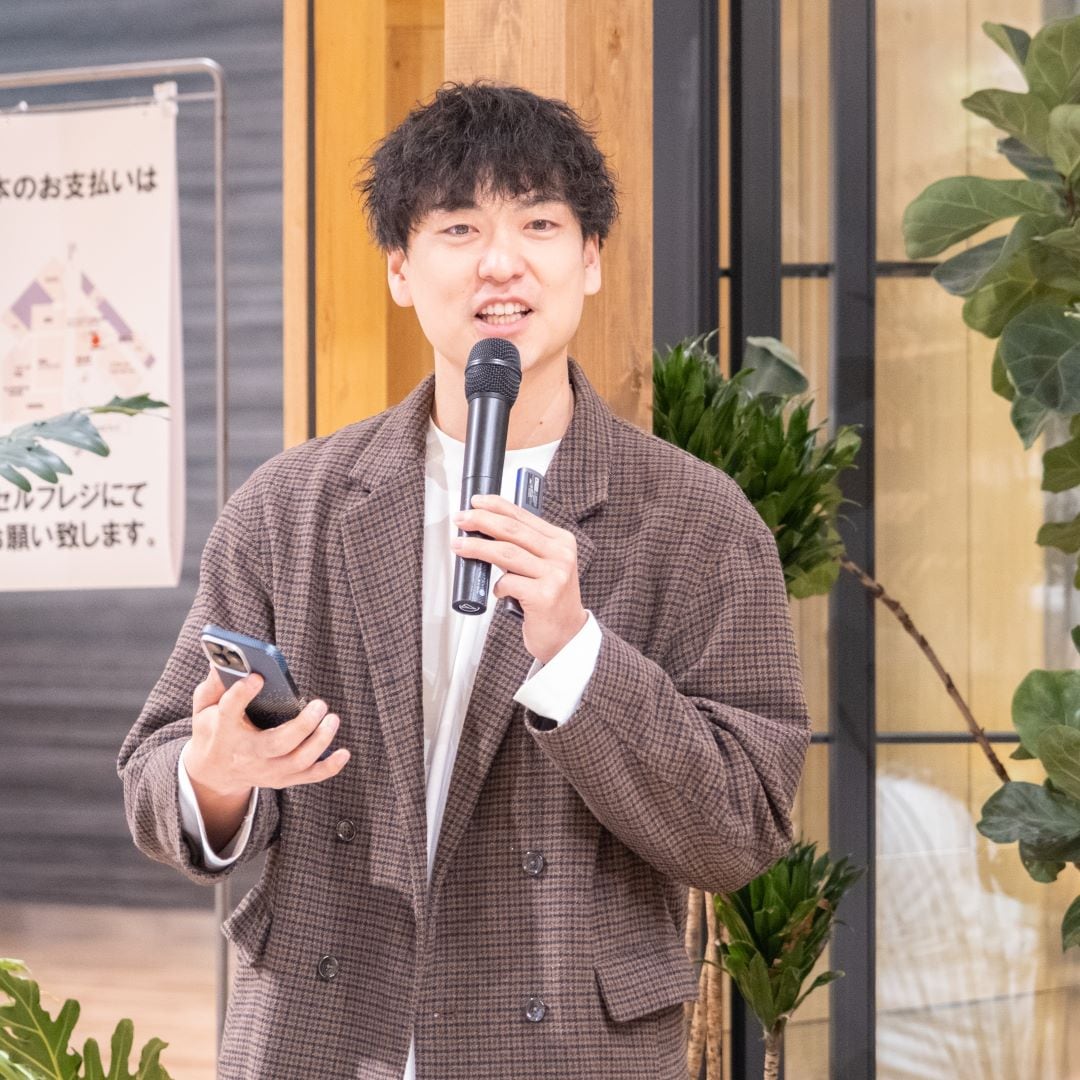 11月は、みんなで減災推進大使／テレビ新広島「ひろしま満点ママ!!」水曜コメンテーターの和泉崇司さんをお招きし、セミナー「大人の知恵袋　『まいにちの防災』　―防災×AI編―」を開催しました。