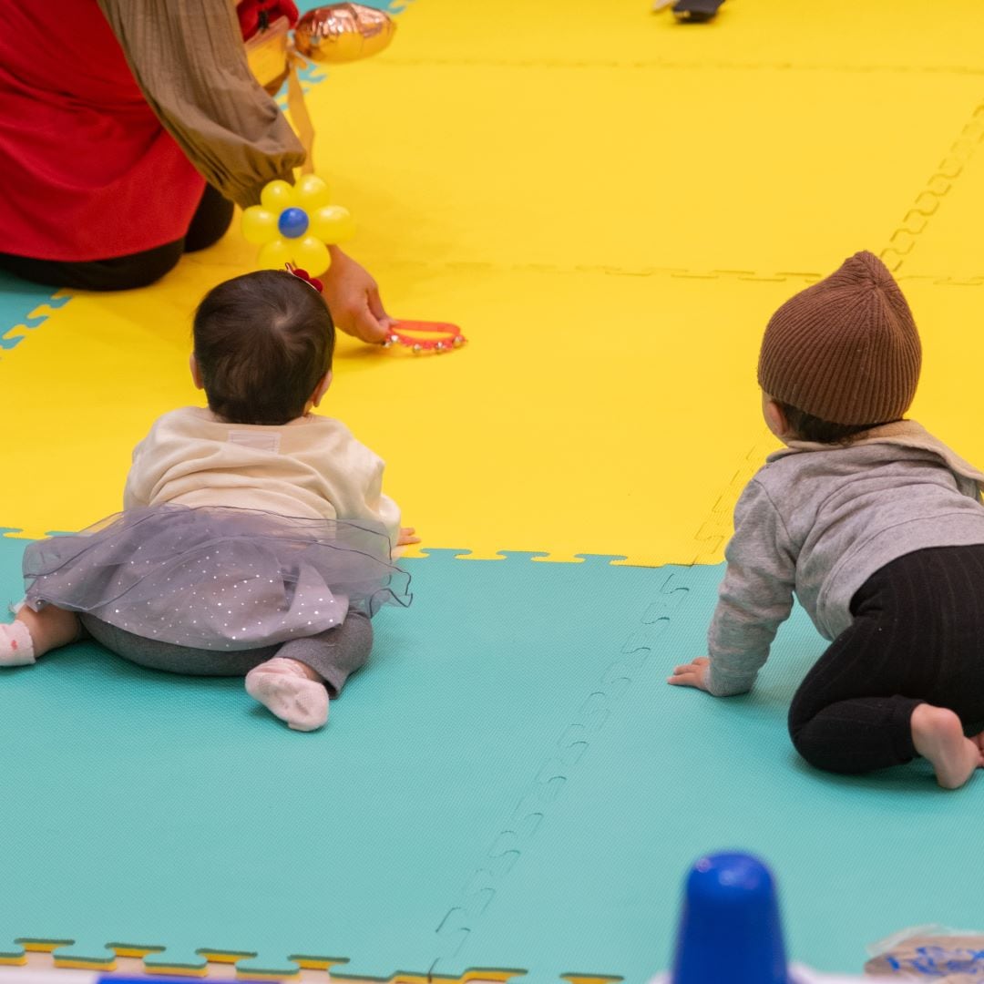 1階センターコートでは、ハイハイよちよちレースが開催されました。