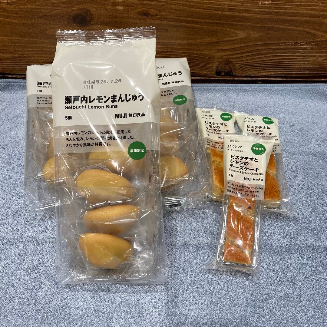 チーズケーキとまんじゅうの写真