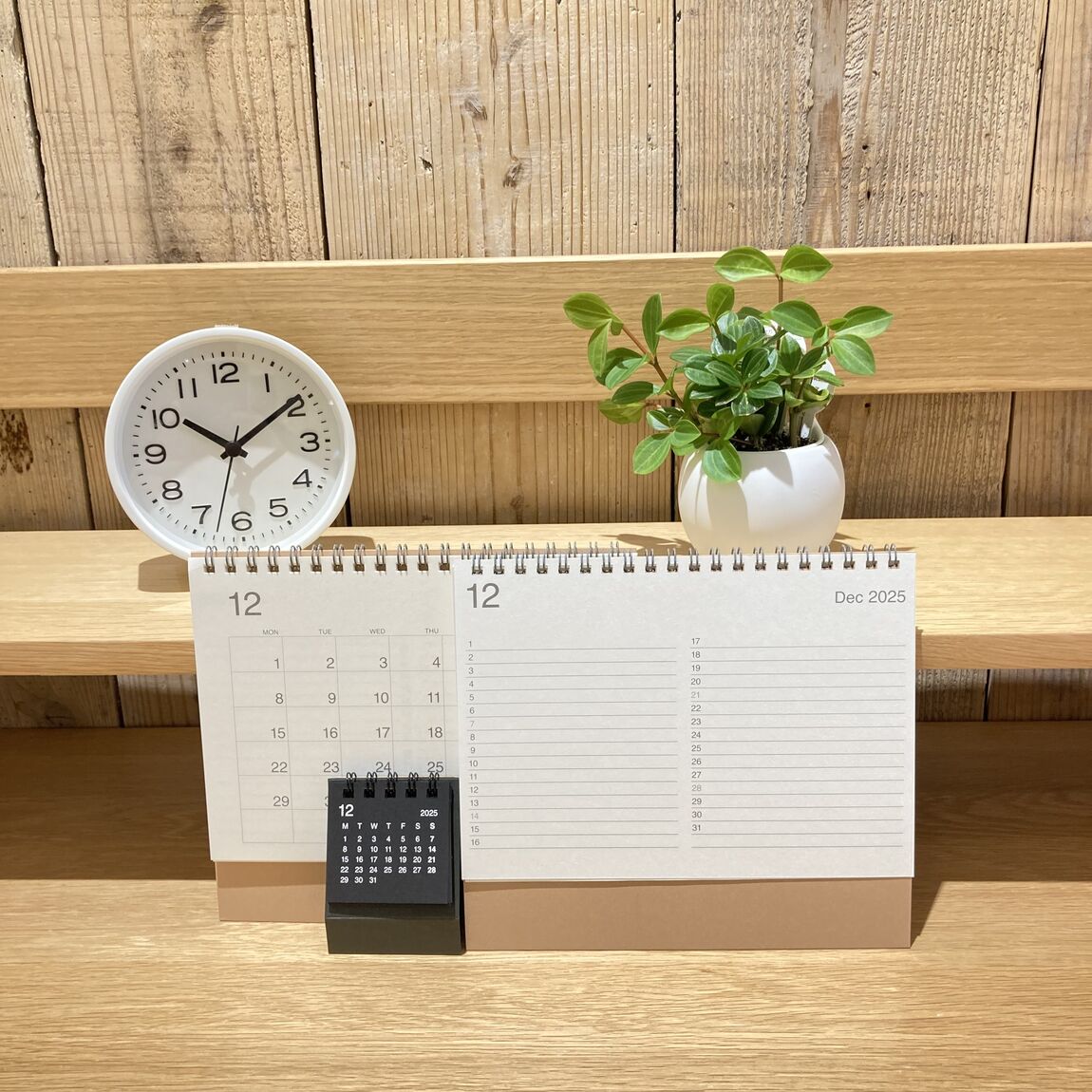 カレンダーと時計