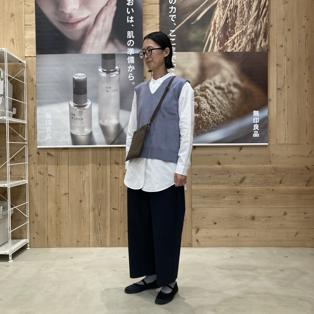 ロングシャツとベスト着用画像