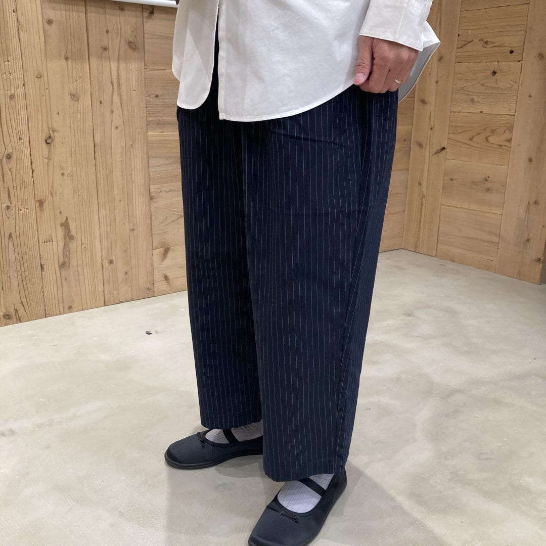 テーパードパンツの拡大画像