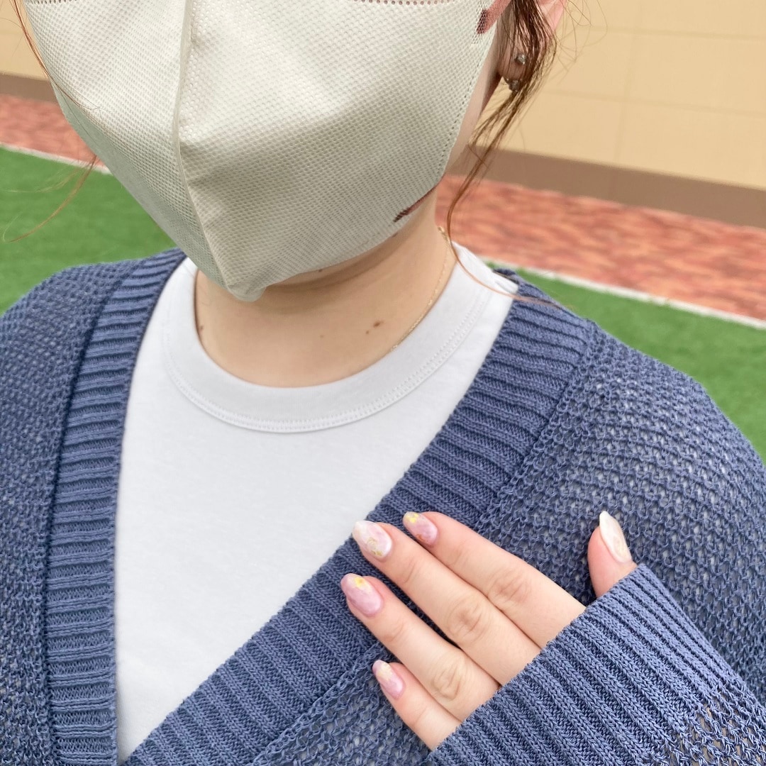 襟元アップの画像
