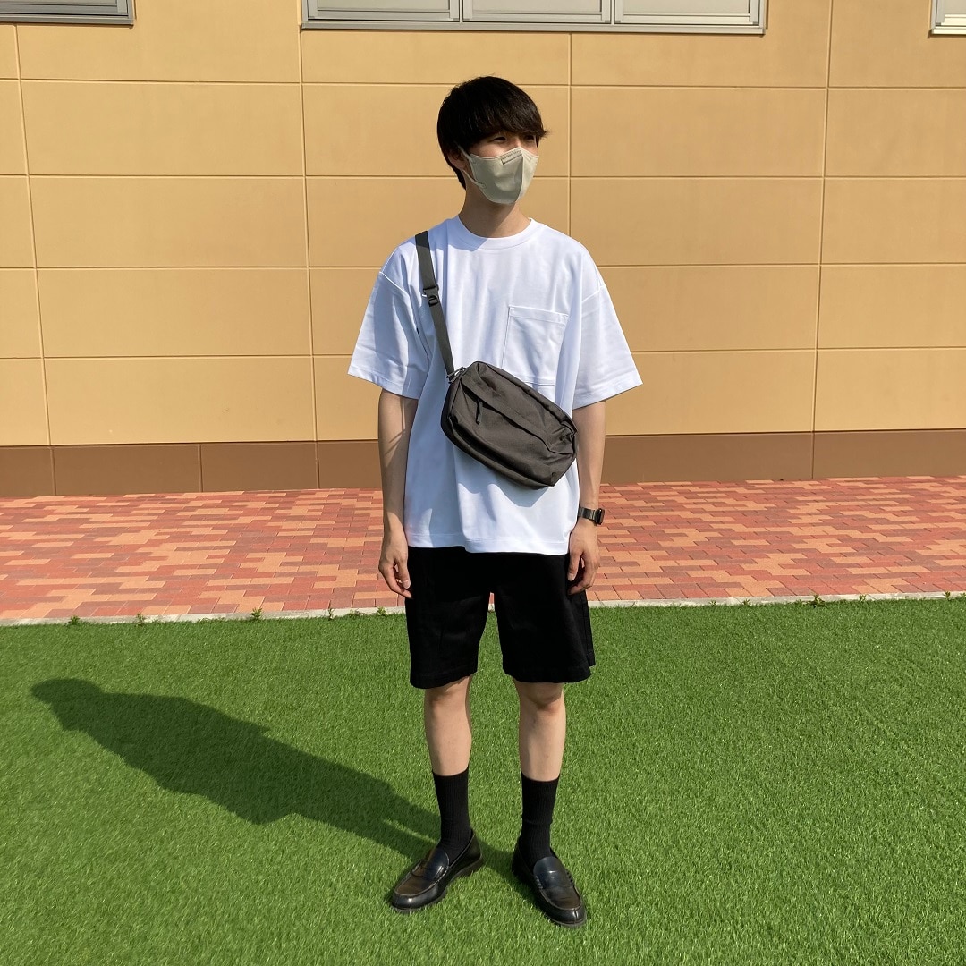 涼感Tシャツを着た全身の写真