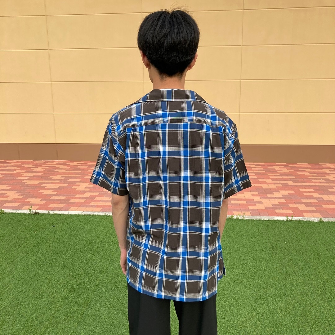 後ろ姿