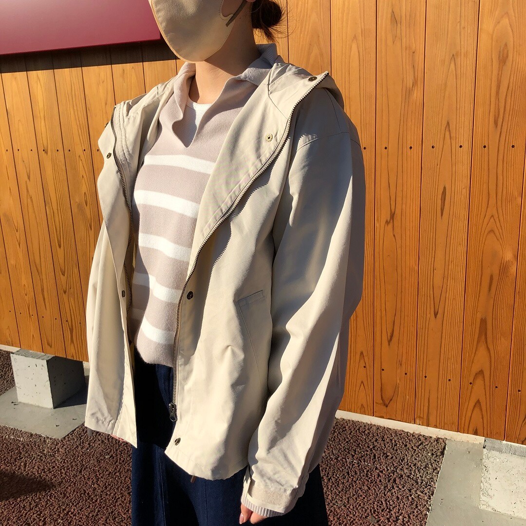 フードジャケットアップ