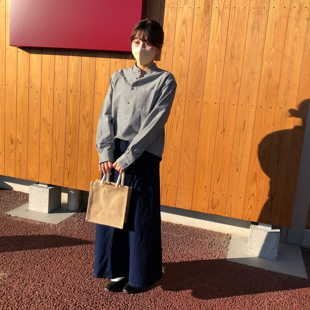 スカート姿