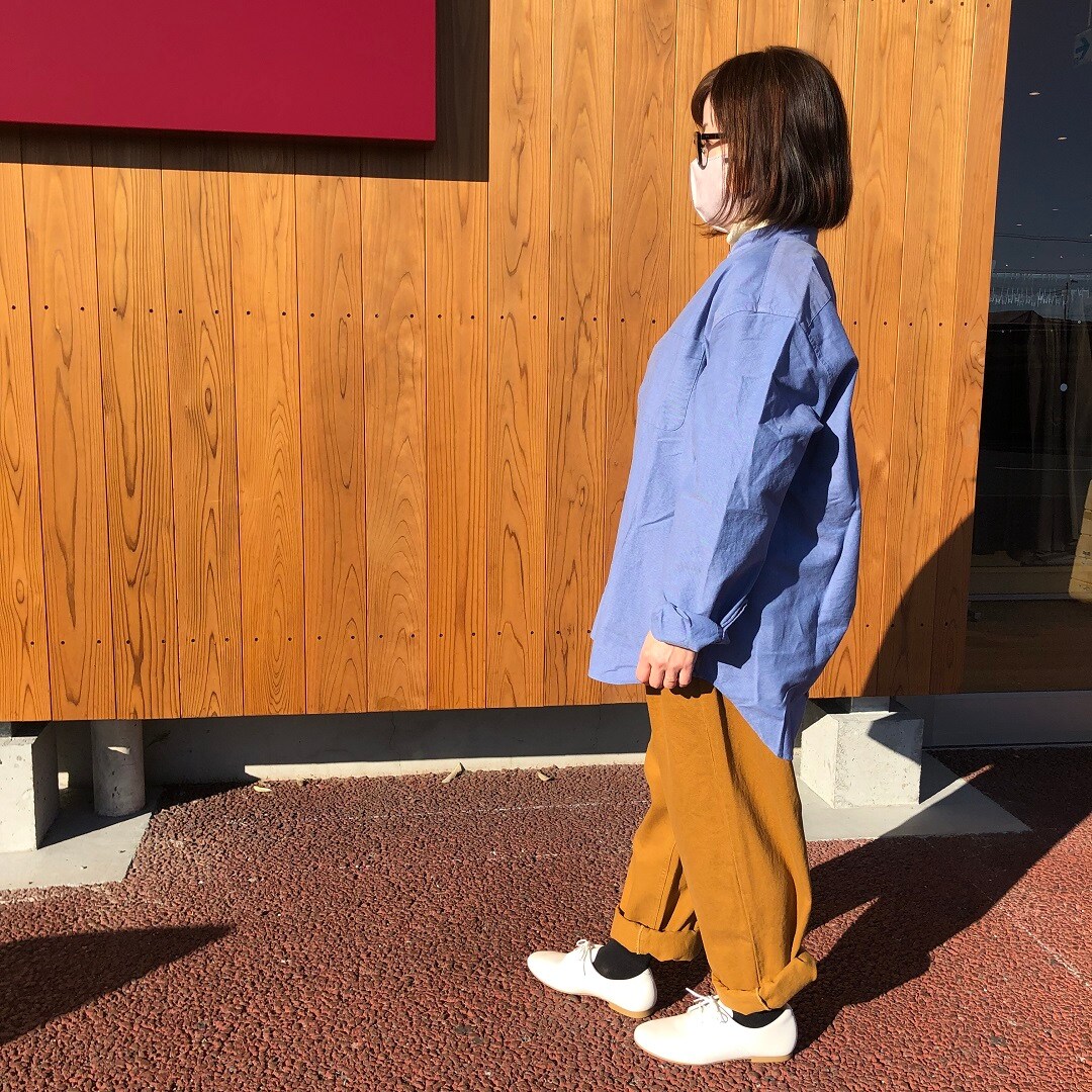 横むき
