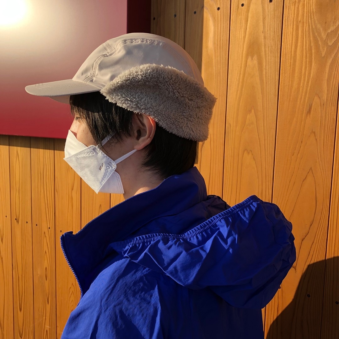 フードありアップ