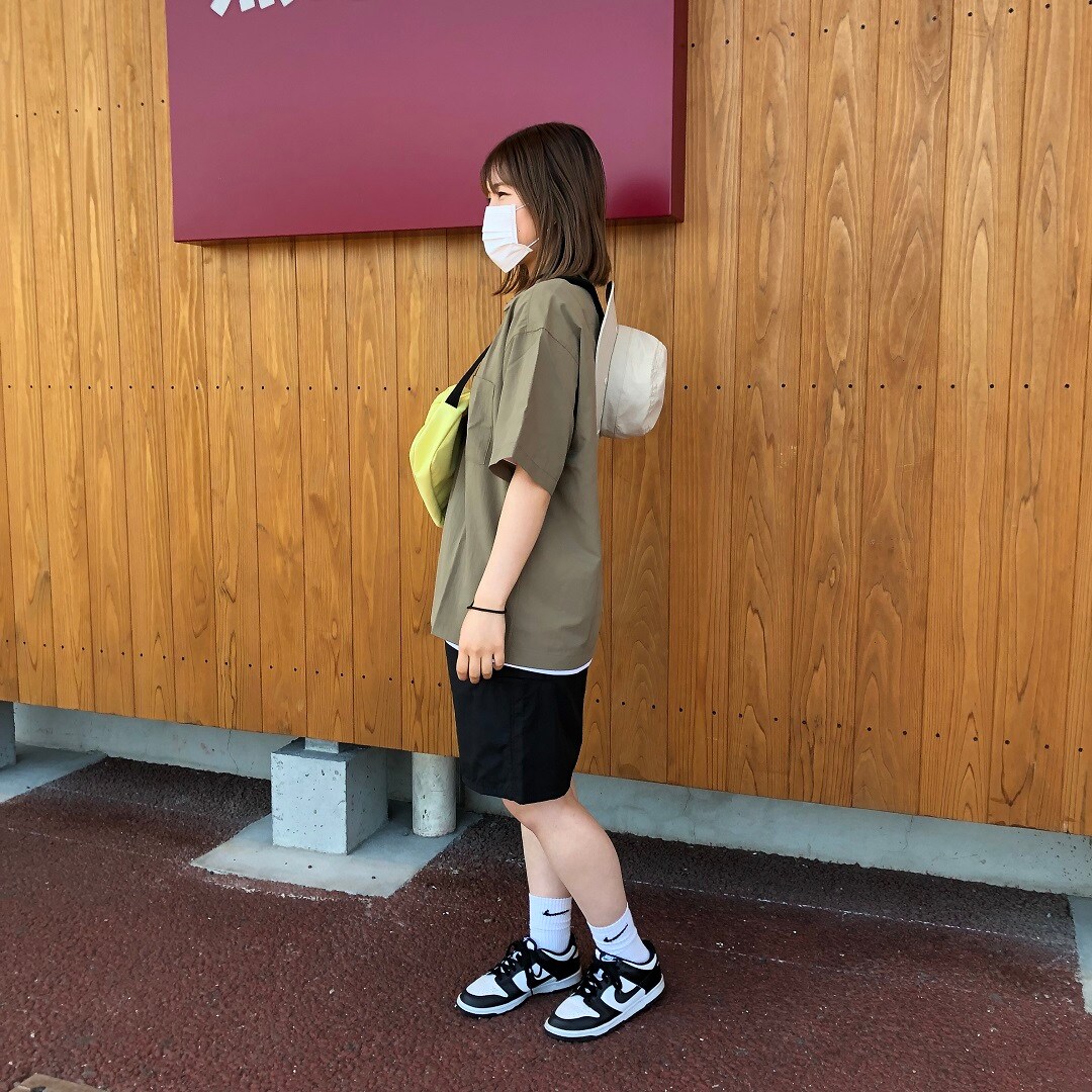 スタッフコーデ 横向き
