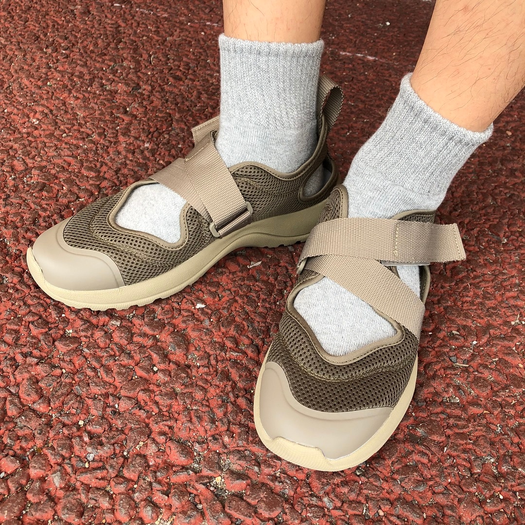 スニーカーサンダル商品アップ画像