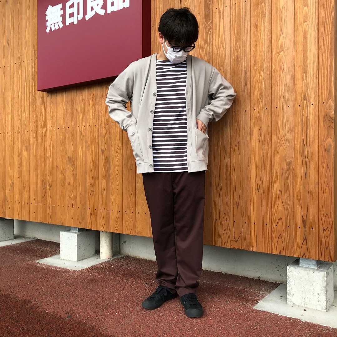 カーディガンポケット使用の画像
