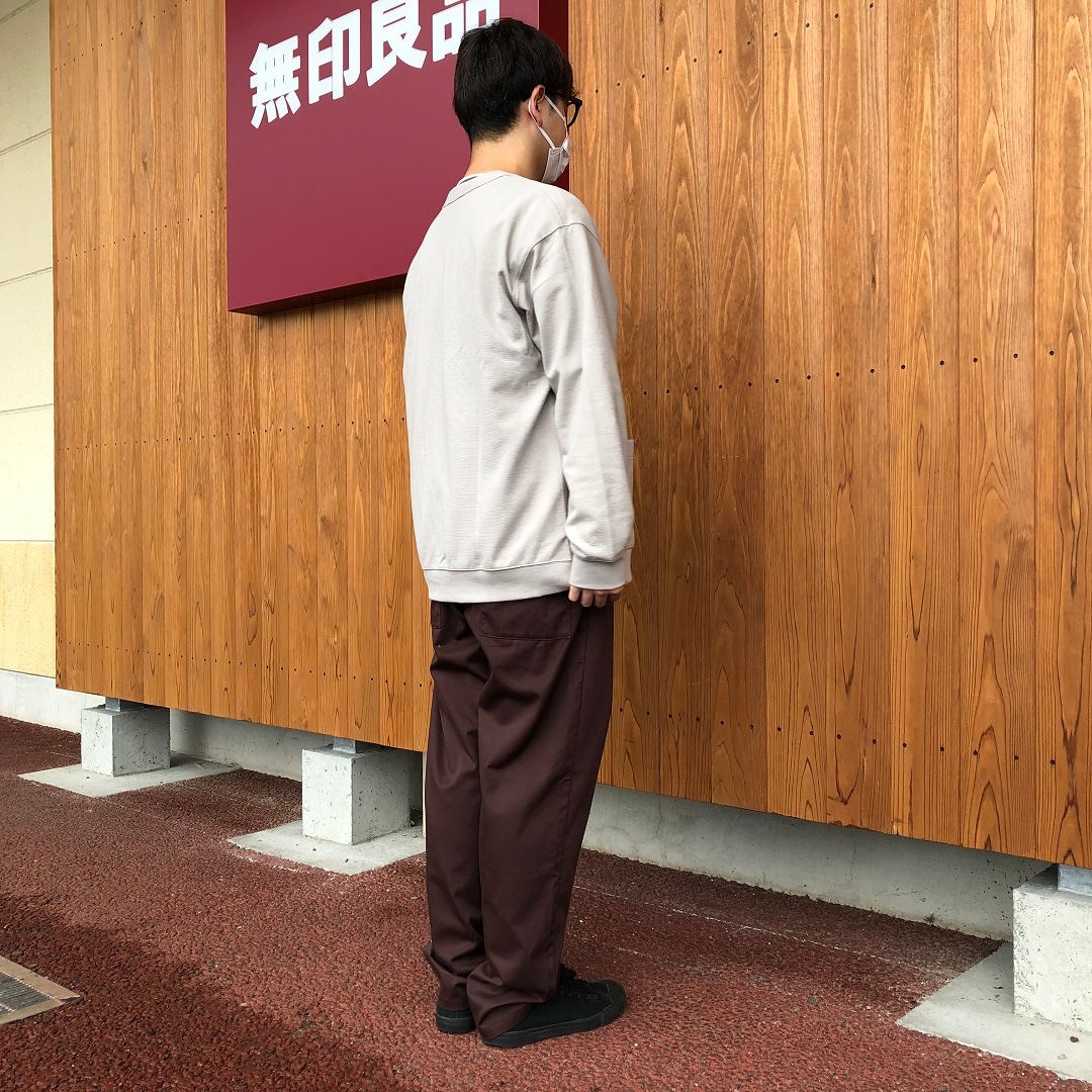 スタッフコーデ後ろ姿