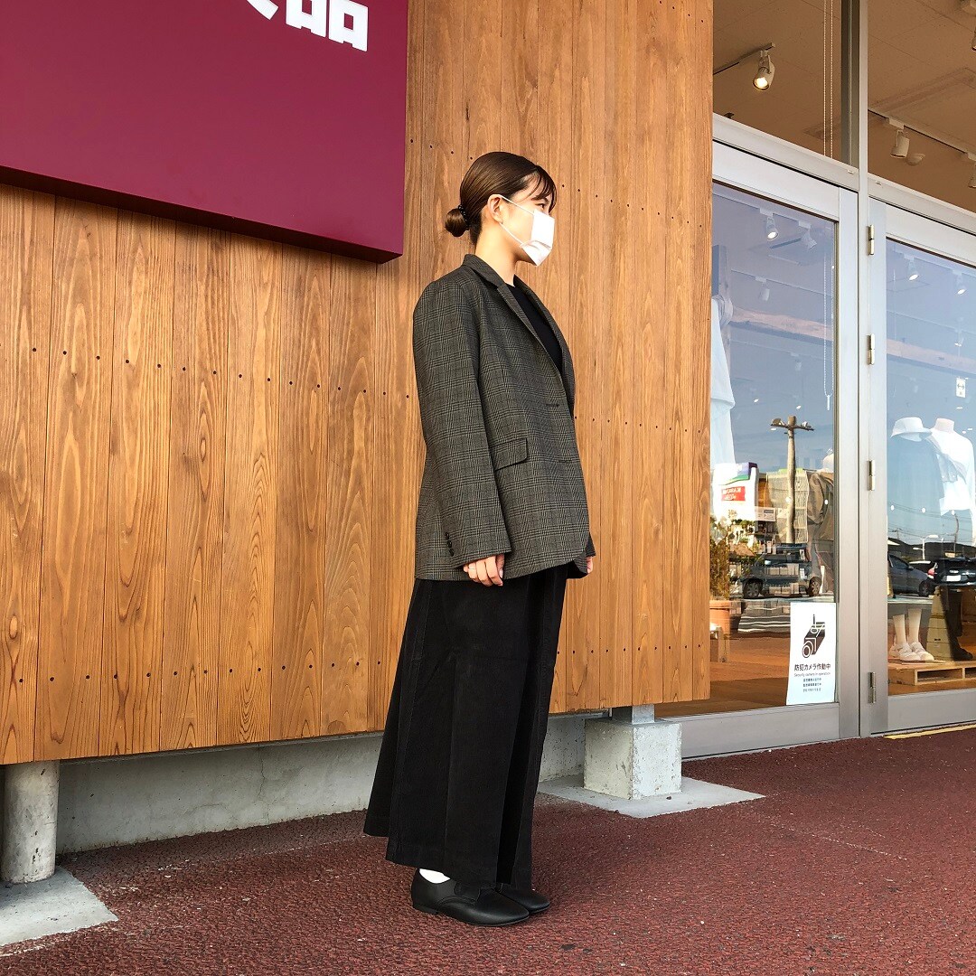 テーラードジャケットコーデ①