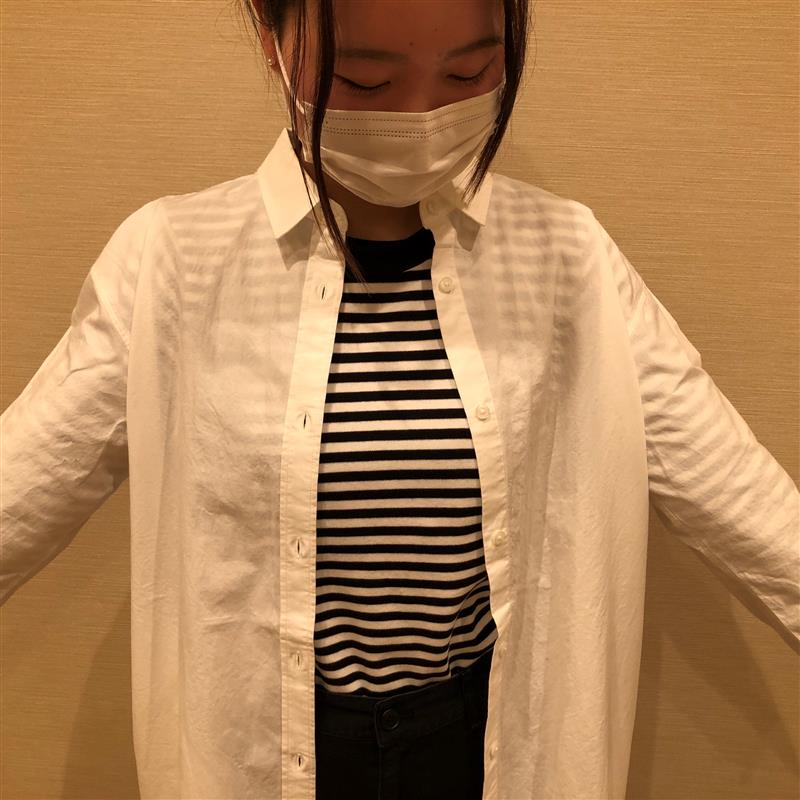 上半身　ボーダーのトップス（黒ボーダー）