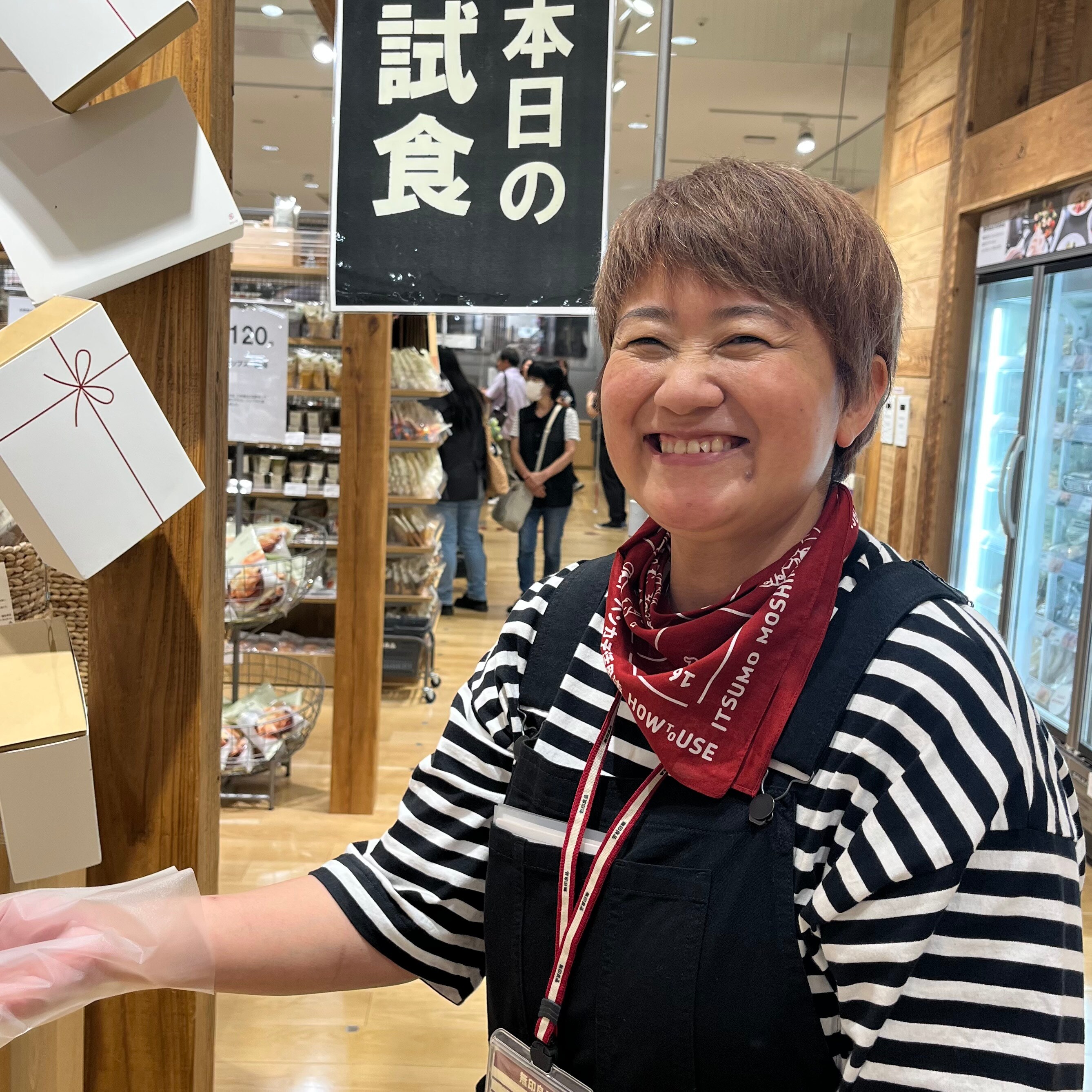 【ビバシティ彦根】試食後の笑顔