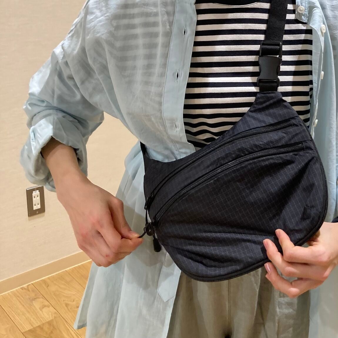 新商品のスリムなショルダーバッグもおすすめ