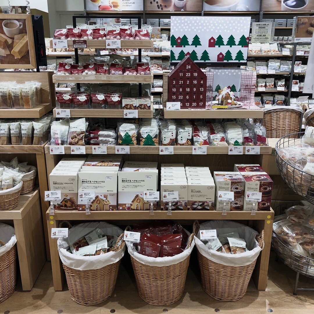 クリスマス限定のお菓子やドリンクが出ました！