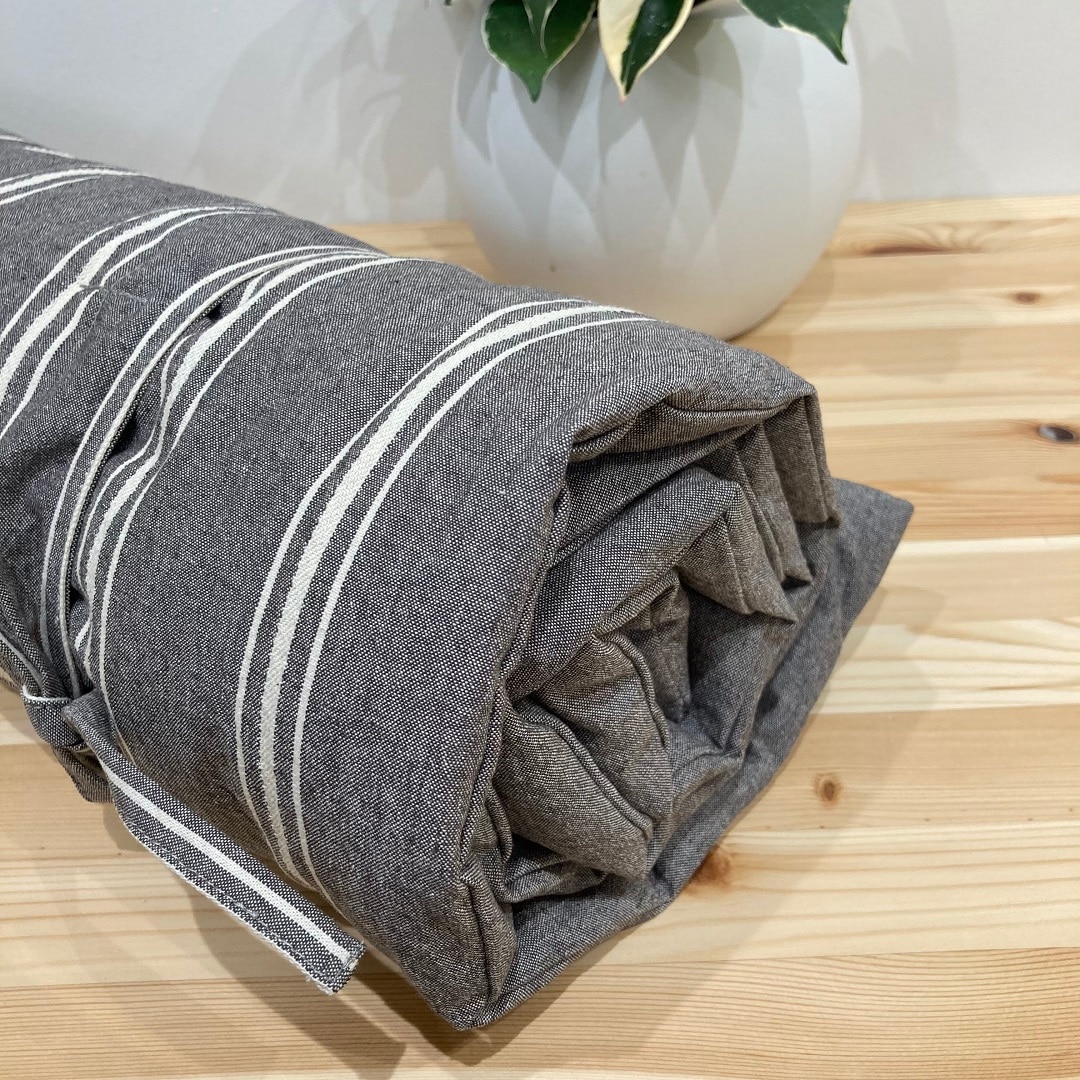 【ららぽーとTOKYO-BAY North Gate】敷いて、丸めて、多様な 洗いざらしシートクッション