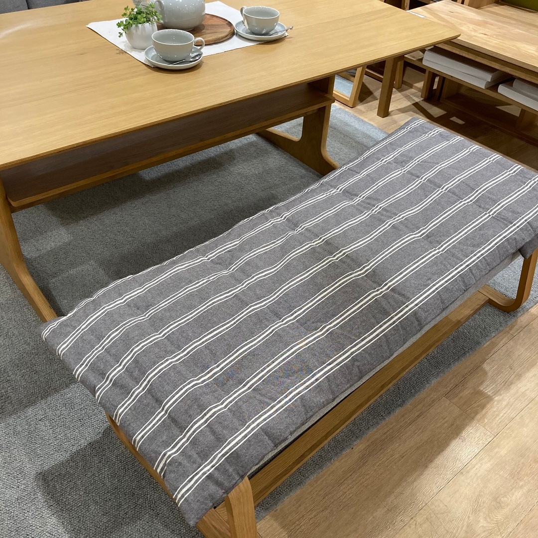 【ららぽーとTOKYO-BAY North Gate】敷いて、丸めて、多様な 洗いざらしシートクッション