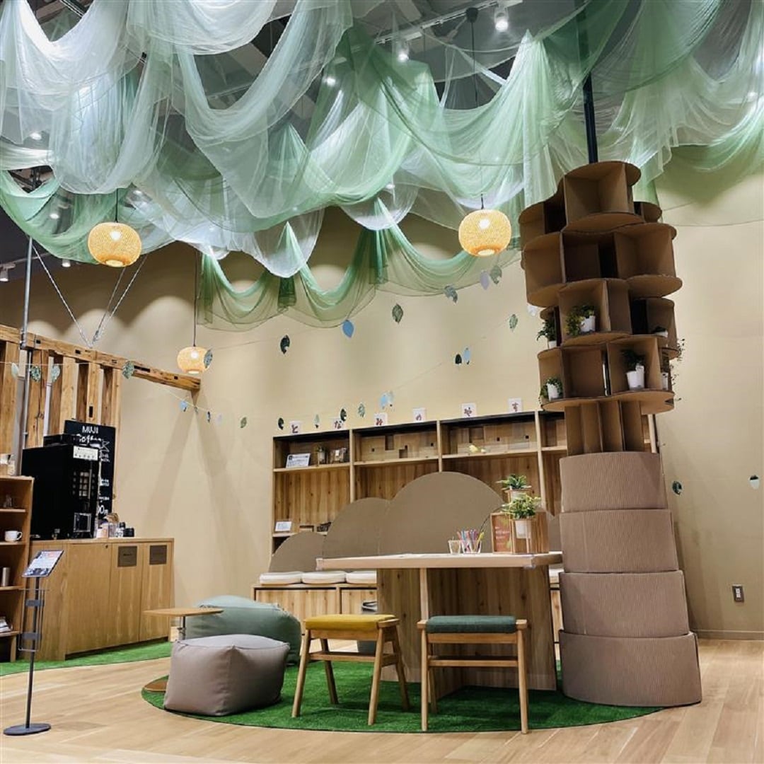 砺波店　コミュニティスペース限定リニューアル画像