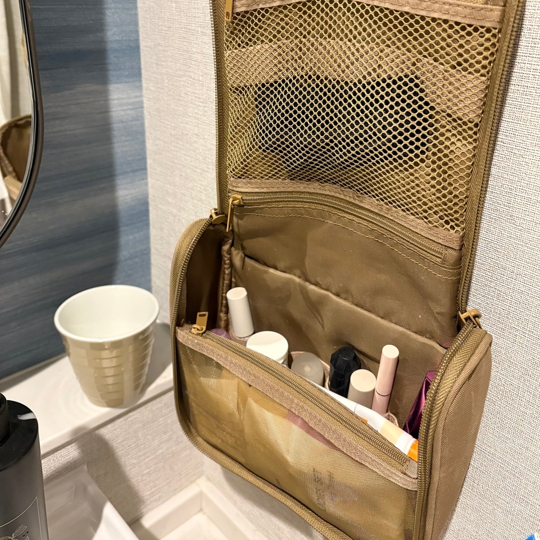 吊るして使える洗面用具ケース
