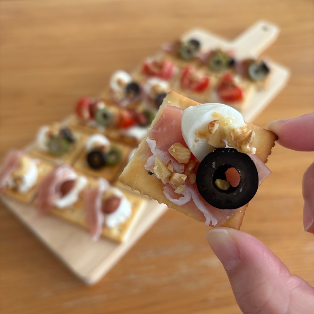 【知多】3種のミックスナッツでつくるクラッカーおつまみ